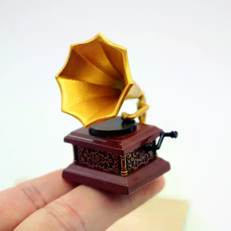ドールハウスヴィンテージ蓄音機ミニチュアモデルリビングルーム - Home Decor Retro のレビューと価格