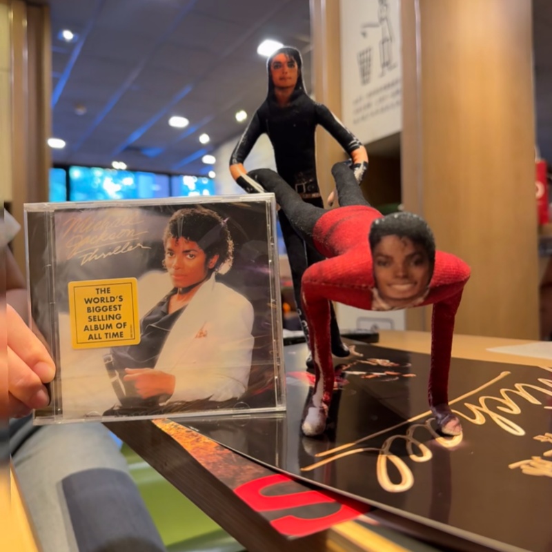 新しいスタイルのマイケル・ジャクソンコスプレ小道具人形ぬいぐ - Home Decor Niche のレビューと価格